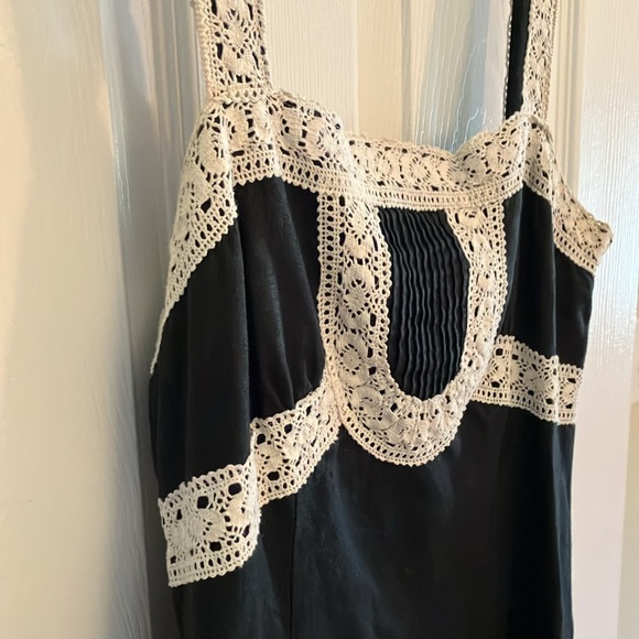 Ann Taylor Loft, black sundress with white lace detail. Six 6. - Picture 3 of 5